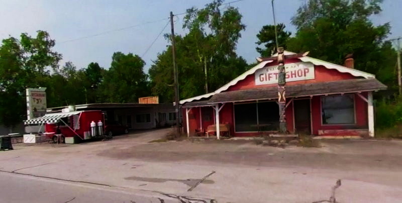 Ruths Gifts (Chainsaw Art & Gift Shop) - 2021 (newer photo)